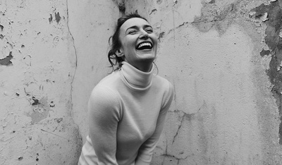 迪尔德丽·穆林斯的写真