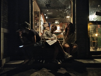 安宕宕的写真-在张自忠路等雨