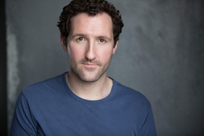 约翰·霍林沃思的写真