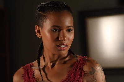 福拉·埃文斯·阿金博拉的写真