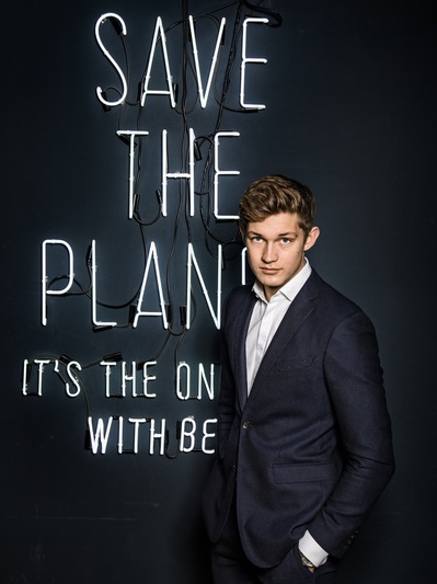 达米安·哈顿的写真