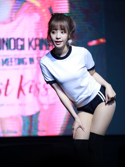 桃乃木香奈的写真