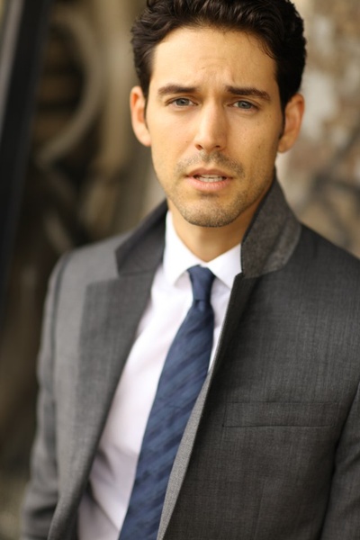 迪恩·J·韦斯特的写真