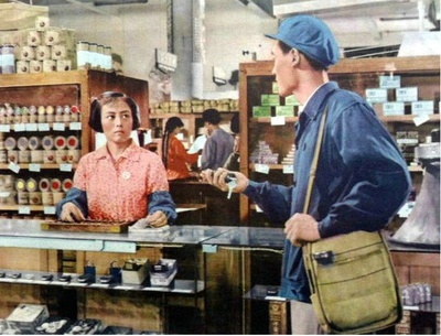 张小玲的写真-《柜台》杨桂香