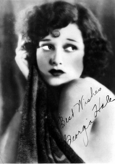 乔治亚·黑尔的写真