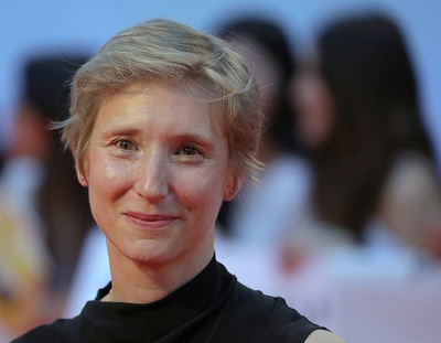 巴斯肖巴·多伦的写真