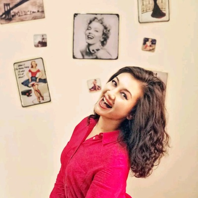 迪丽娜尔·阿布都拉的写真