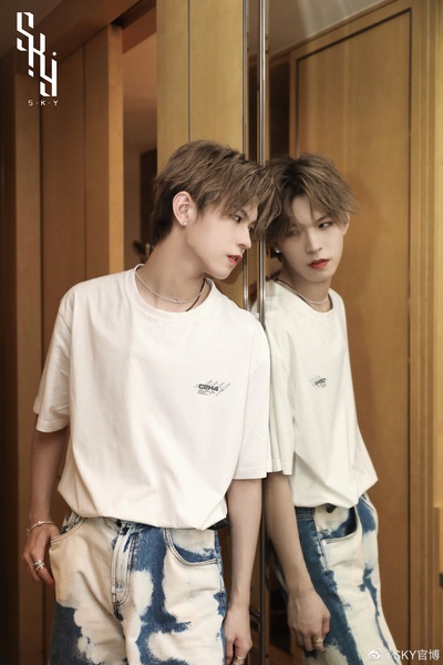 李希侃的写真-SKY官博