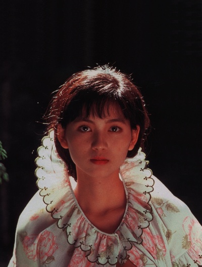 盛本真理子的写真