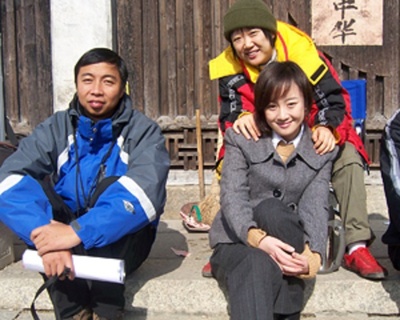 张菁的写真-《荒村客栈》剧组照片...