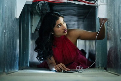 瓦拉达·塞图的写真-《Strike Back 》