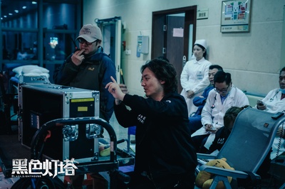 张瀚文的写真-《黑色灯塔》导演工作...