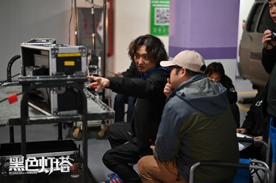 张瀚文的写真-《黑色灯塔》导演工作...
