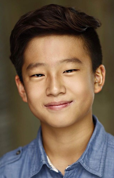 伊桑·黄的写真