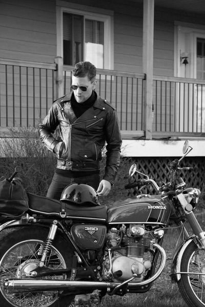 科迪·雷·汤普森的写真