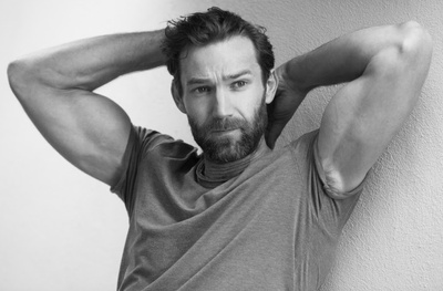 西蒙·哈里森的写真