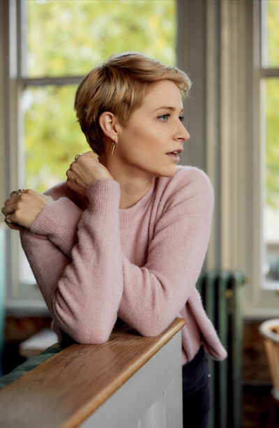 妮娅姆·阿尔格的写真