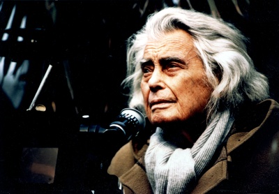 尤里斯·伊文思的写真