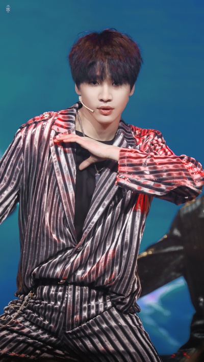 连淮伟的写真-190331青春有你千人...