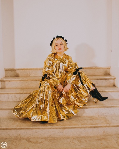 妮可拉·考夫兰的写真