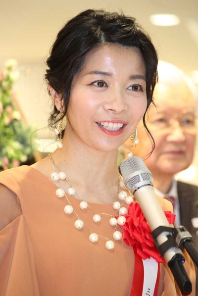 三仓佳奈的写真