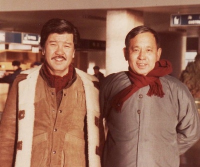 朱牧的写真-朱牧（左）