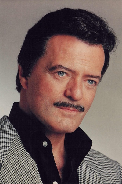 罗伯特·顾雷特的写真-Robert Goulet in1988