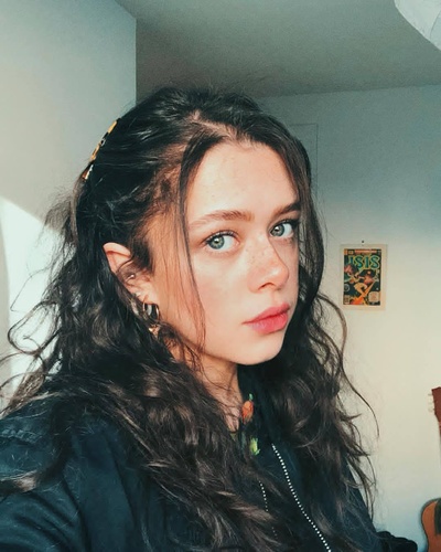 艾西斯·海恩斯沃斯的写真