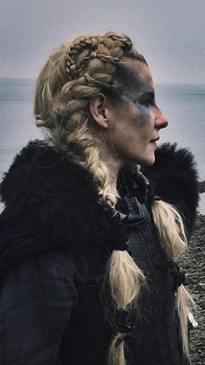 艾莉森·麦肯齐的写真