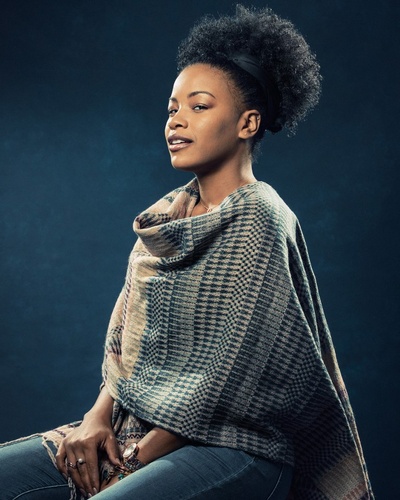 香缇·亚当斯的写真