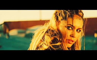 阿奎拉·佐尔的写真