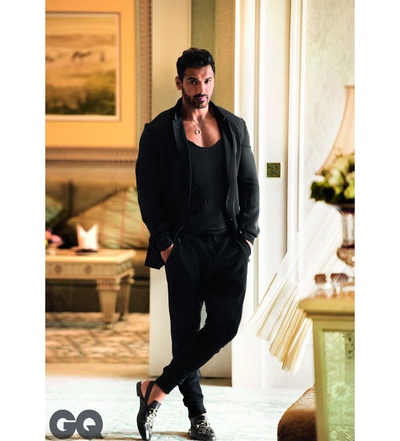 约翰·亚伯拉罕的写真-壮男 我可以