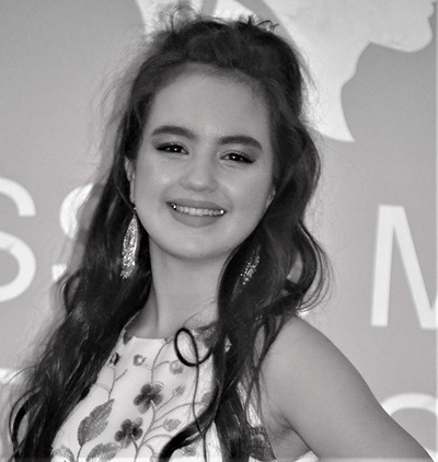 加布里埃拉·佩特科娃的写真