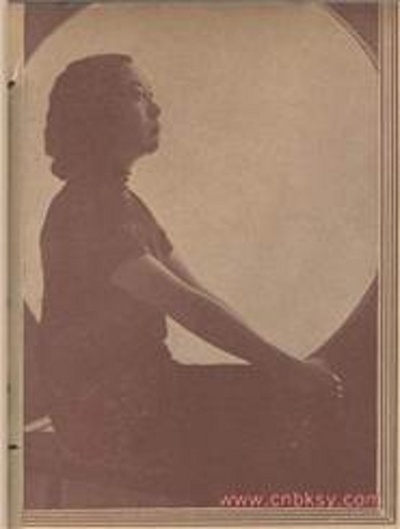 王明霄的写真-电声1935 年第4卷 第3...