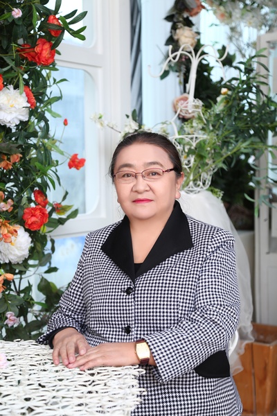 哈依夏·塔巴热克的写真