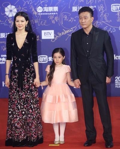 阿鲁赞·加佐别可娃的写真