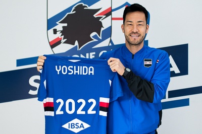 吉田麻也的写真