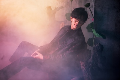 许嵩的写真-“把每一朵愁云都开成...