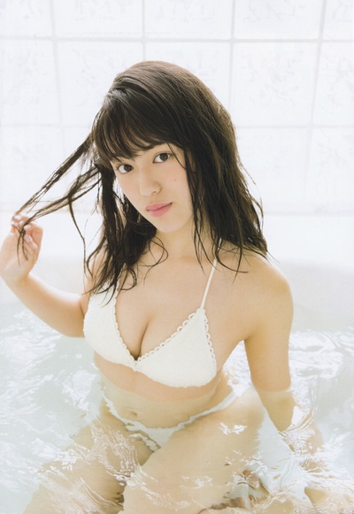 竹内彩姬的写真