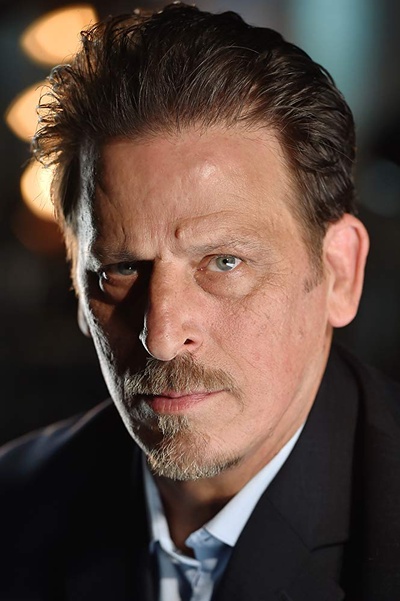 V·J·福斯特的写真