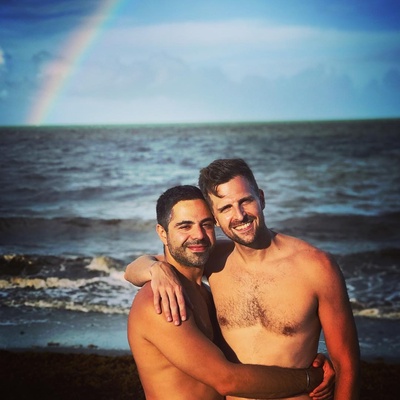 萨特亚·布哈巴哈的写真-好像和这个男人结婚了...