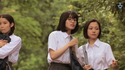 对比地杏奈的写真