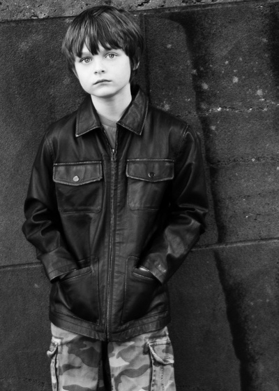 钱德勒·坎特布瑞的写真-帅~