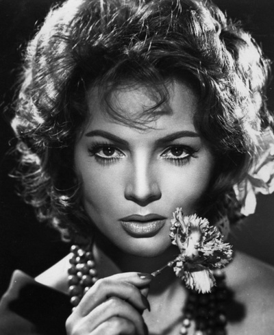 萨拉·蒙铁儿的写真