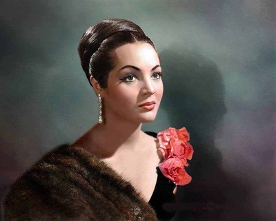 萨拉·蒙铁儿的写真