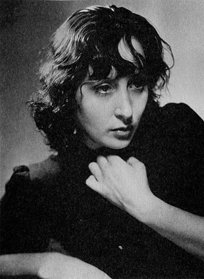 克拉拉·卡拉马伊的写真