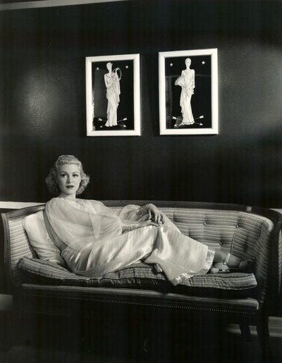 克莱尔·特雷弗的写真