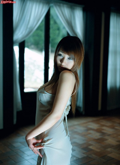 真崎爱美的写真