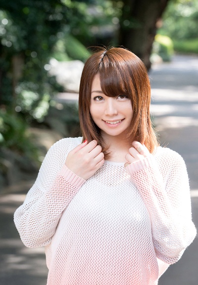 里咲诗织的写真