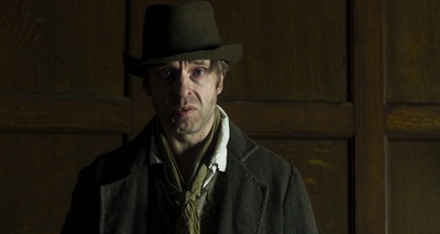 亚当·肖的写真-2018《彼得卢》因偷...